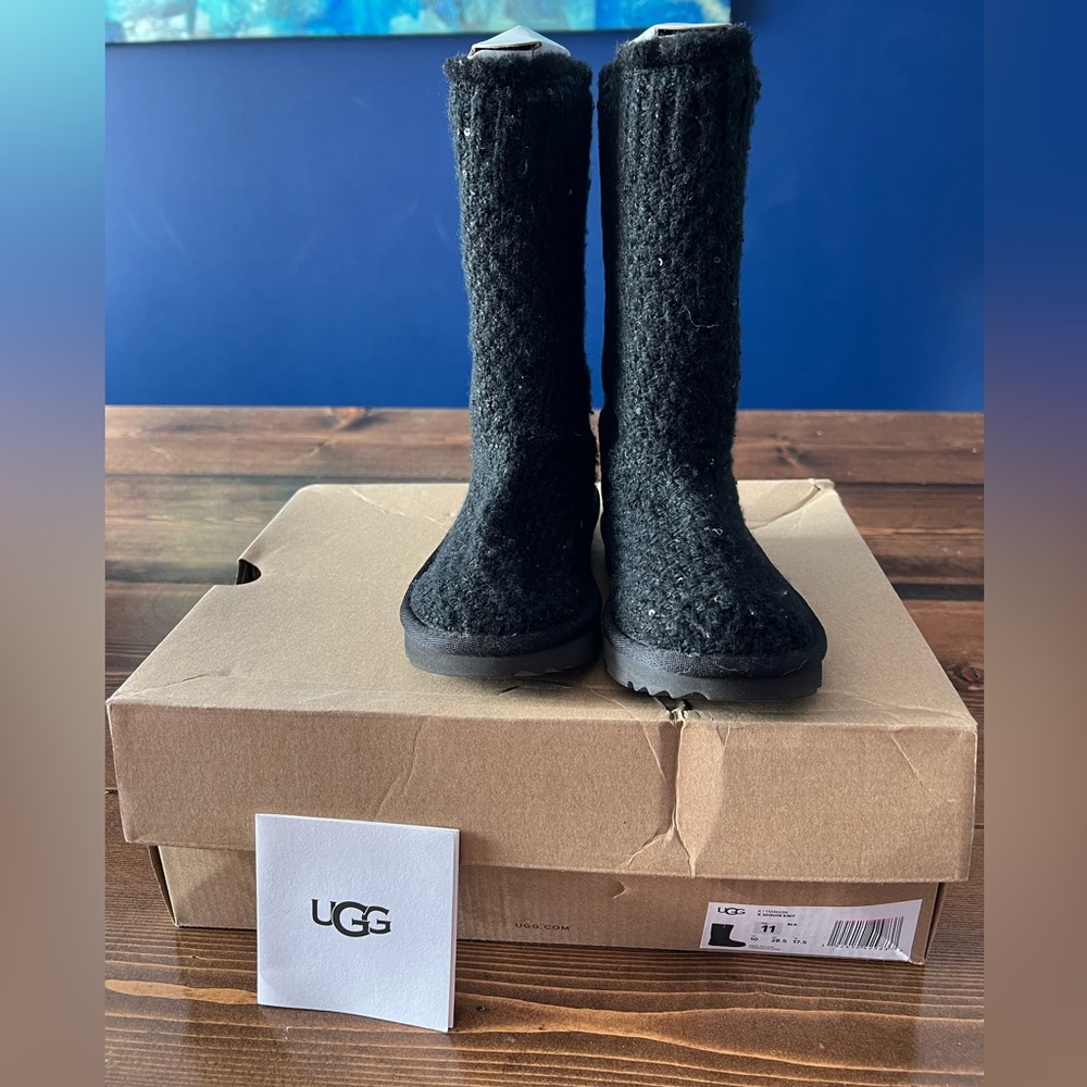 Girls size 11 authentic UGG boots like new